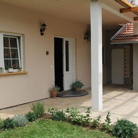 Apartman Lilium Knin Exterior foto